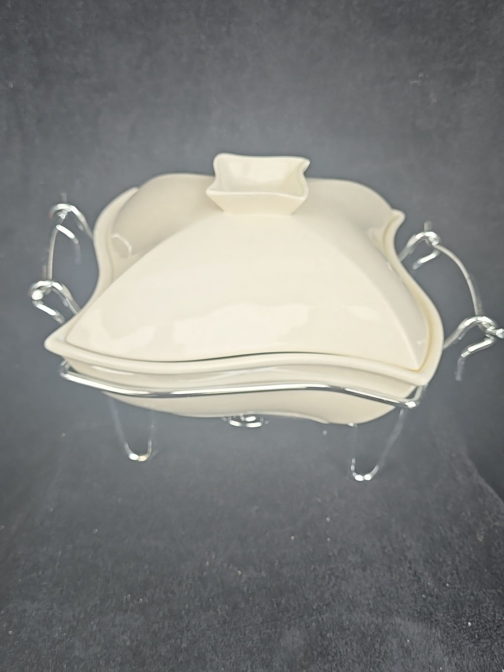 1 QT Porcelain baker with warmer stand